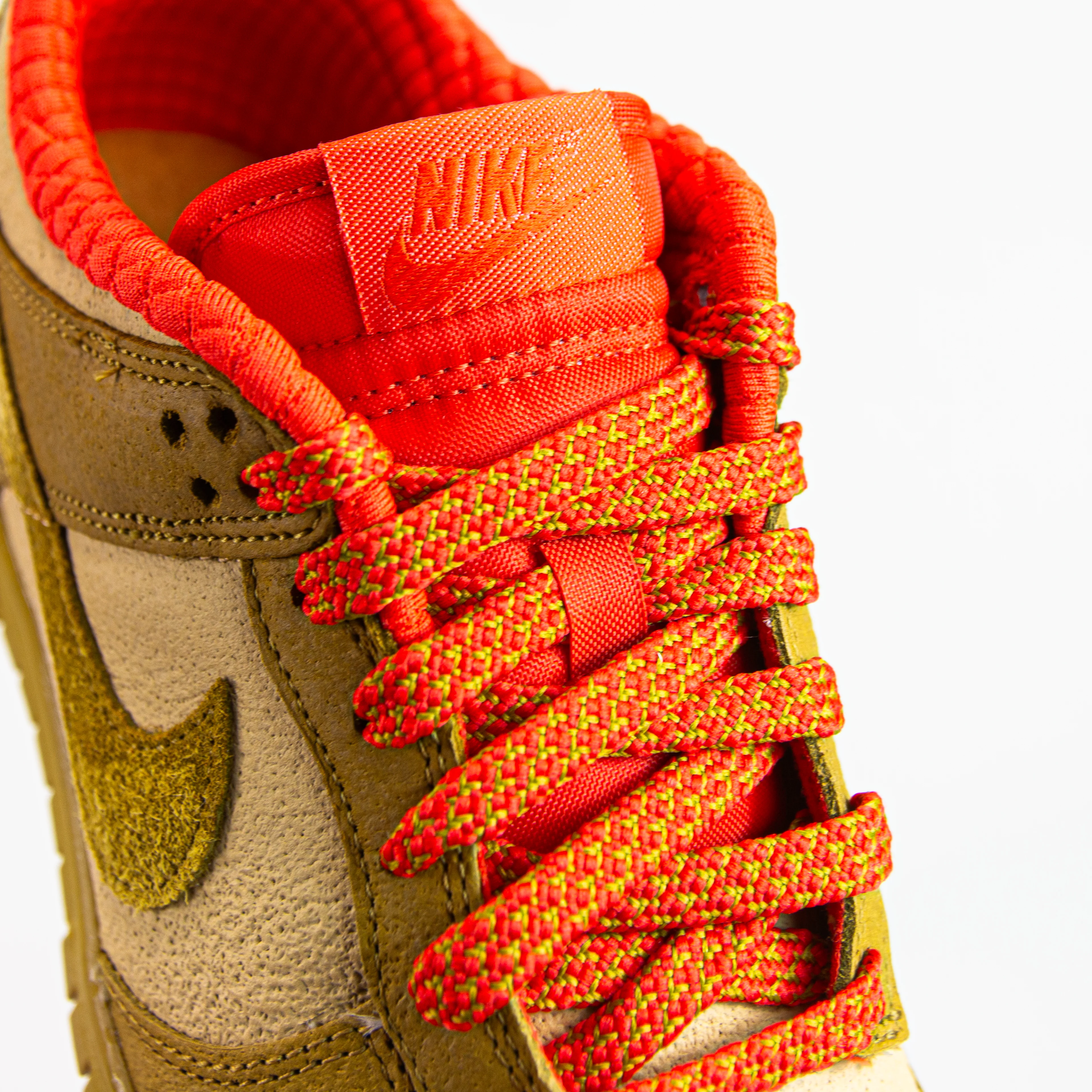 WMNS Dunk Low (Sesame/Bronzine/Picante Red) - Image 5